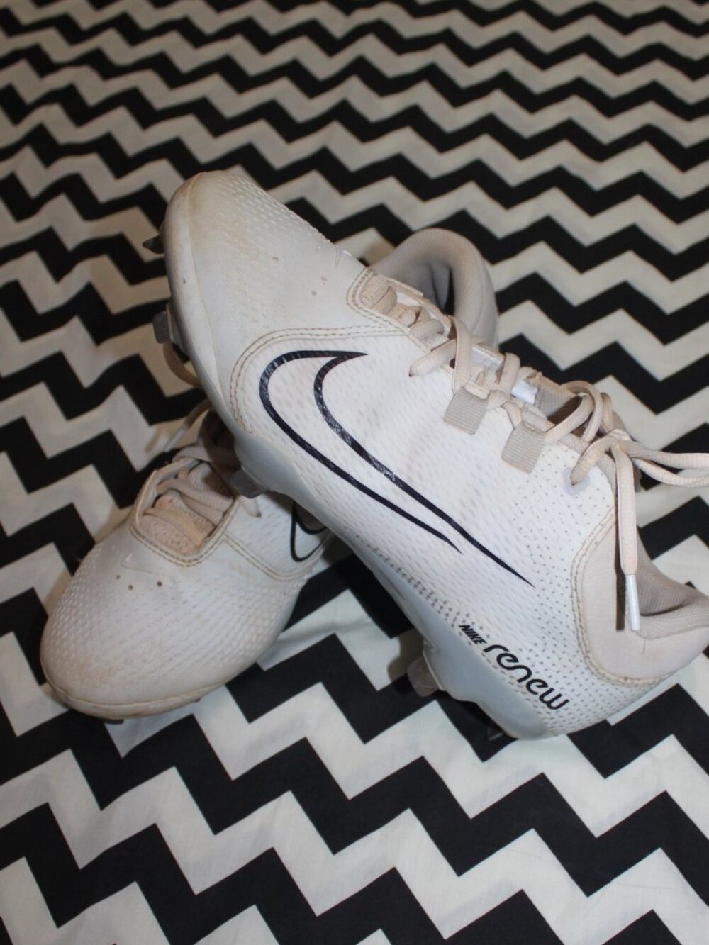 Nike Womens Hyperdiamond 4 Pro Metal Softball Cleats - Size Womens 9.5